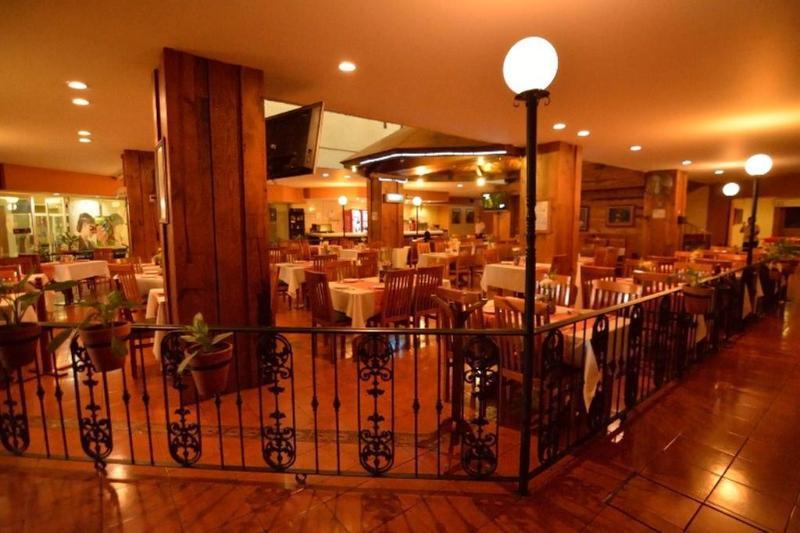 乌鲁阿潘广场酒店 Uruapan  外观 照片